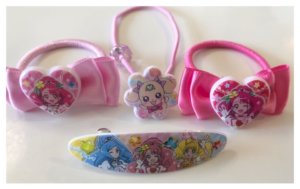 2020年にセリアで買ったプリキュアのヘアゴムとバレッタ